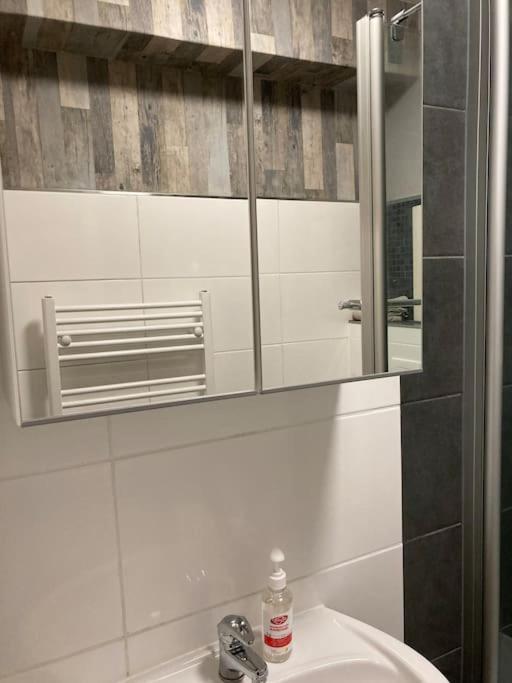 Toll Apartment Am Rhein Netflix Internet 1000 Mbits, Free Parking Duisburg Exterior photo